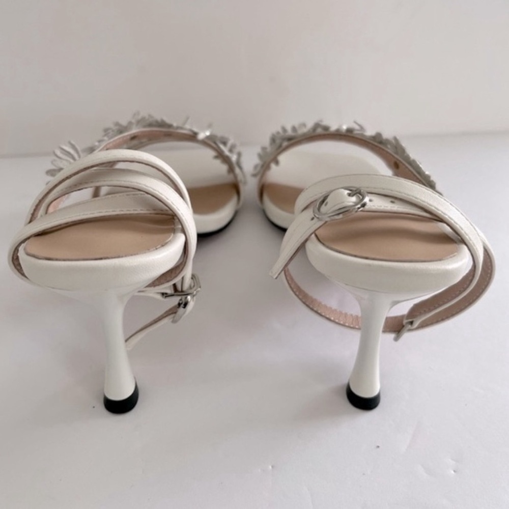 Women’s Poppy Flower Sandals Ankle Strap Mid Heel Shoes Size 220 or 5.5 US New - Picture 7 of 8